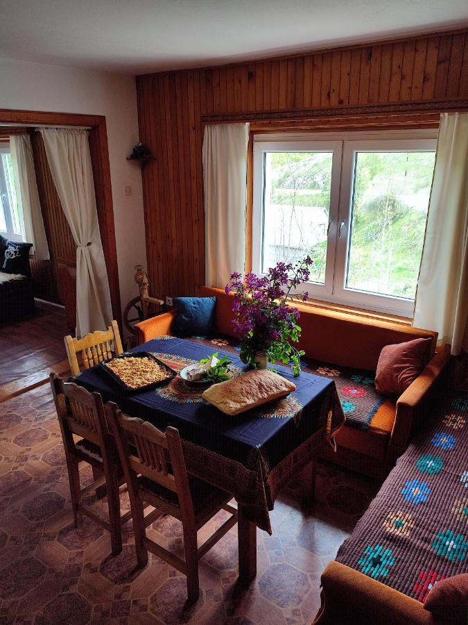 Cemerno Cottage Gacko Ngoại thất bức ảnh