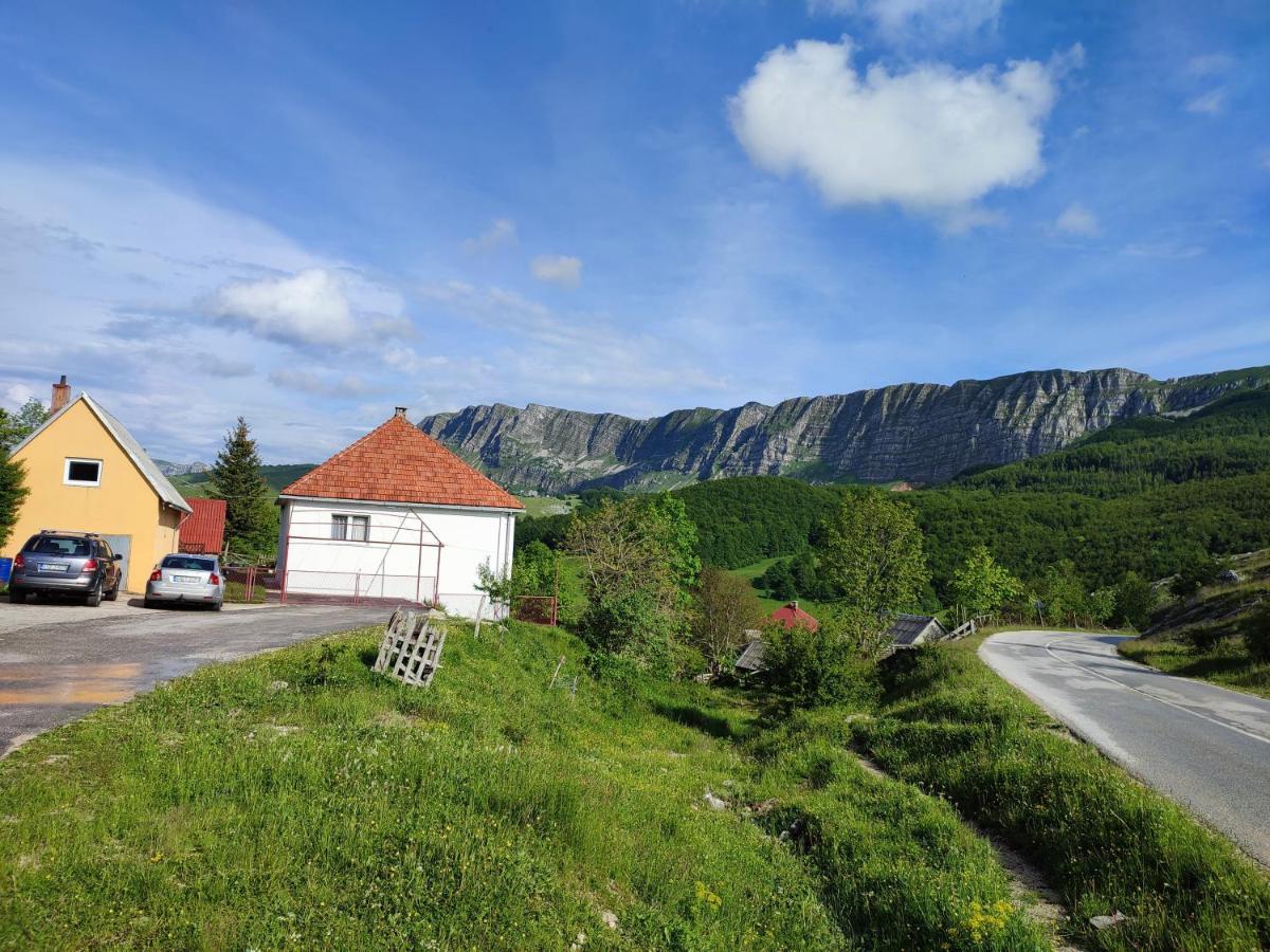 Cemerno Cottage Gacko Ngoại thất bức ảnh