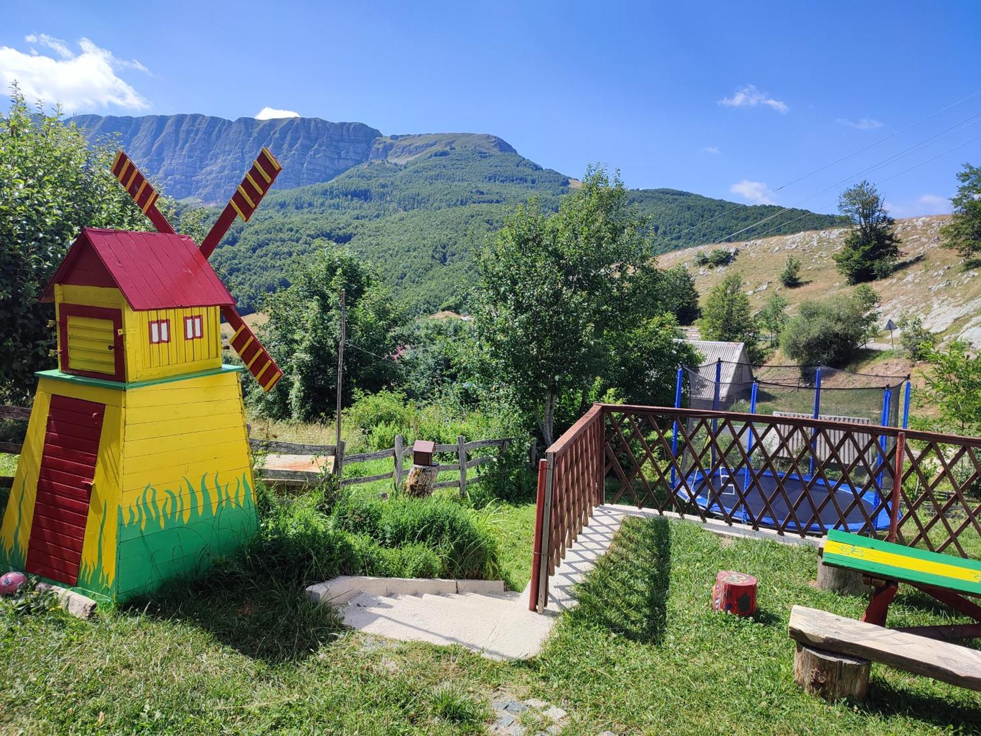 Cemerno Cottage Gacko Ngoại thất bức ảnh